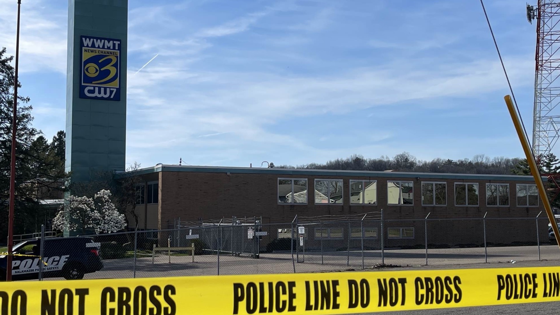 Police Respond To Bomb Threat Made At Kalamazoo News Station Suspect Arrested Wzzm13 Police Respond To Bomb Threat Made At Kalamazoo News Station Suspect Arrested Wzzm13